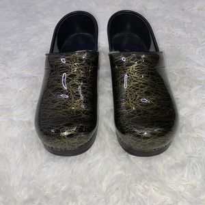 Dansko Black & Gold Leather Professional Clogs/Mules Shoes Size EU 37 US…